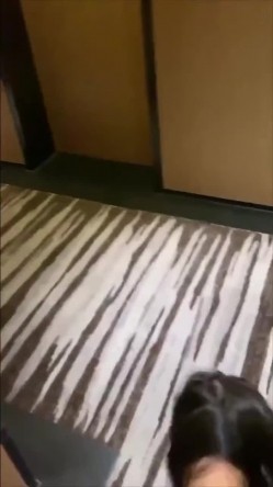 ️云盘高质露脸泄密，舞蹈系高颜值反差大学生【刘子群】不雅自拍流出，舔脚毒龙圣水肛交，被男友调教成骚母畜 截图5