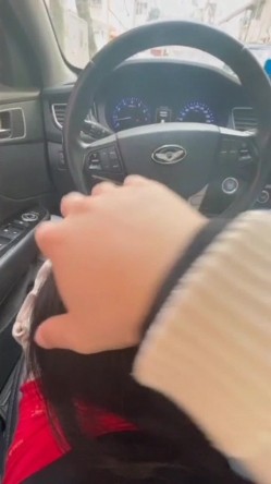 宾利车主肆意妄为约炮外围女车震深喉口爆 按着头使劲裹 果然是车标决定女人质量 截图5