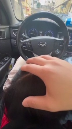 宾利车主肆意妄为约炮外围女车震深喉口爆 按着头使劲裹 果然是车标决定女人质量 截图10