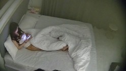 超极品女神女友 黄毛小帅带着校花女友开房 这妹子是真漂亮 扣了半天还上了道具 截图15