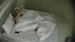 超极品女神女友 黄毛小帅带着校花女友开房 这妹子是真漂亮 扣了半天还上了道具 截图16