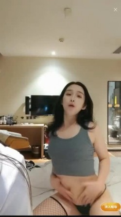 极品高颜冷艳御姐，反差小妈感女主播「金刚护撸娃」「小奶猫」密码房激情淫语撩骚，和姐妹下海大秀，互舔互口 截图10