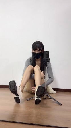 自慰男娘edan 蛋爷日常的自慰活动 新作品升级了 往自己脸上和嘴里射了 简直牛逼到家了 截图6