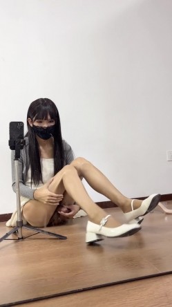 自慰男娘edan 蛋爷日常的自慰活动 新作品升级了 往自己脸上和嘴里射了 简直牛逼到家了 截图11