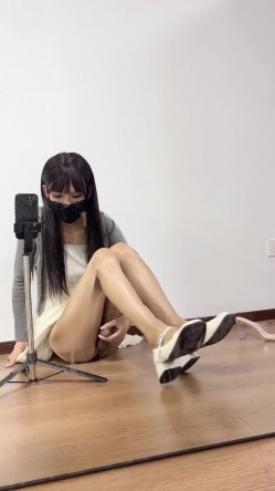 自慰男娘edan 蛋爷日常的自慰活动 新作品升级了 往自己脸上和嘴里射了 简直牛逼到家了 截图12