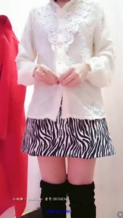 服装店老板娘发骚记【辣妈曼曼】内裤塞着跳蛋开店，小逼逼给痒得脱下衣服自慰，还是小粉穴荷包奶，前台小声娇喘呻吟，客人来了赶紧穿衣服 诱惑啊！ 截图11