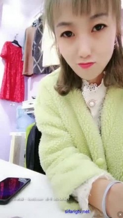 服装店老板娘发骚记【辣妈曼曼】内裤塞着跳蛋开店，小逼逼给痒得脱下衣服自慰，还是小粉穴荷包奶，前台小声娇喘呻吟，客人来了赶紧穿衣服 诱惑啊！ 截图13