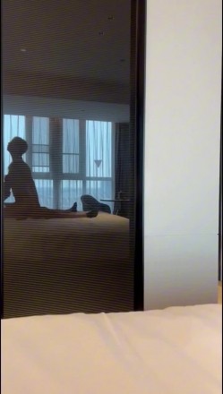 济南水蜜桃绿帽夫妻，单男没有感情只是抽插，插到夫人高潮喷水，太猛了 89P 截图15