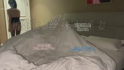 推特原创博主武汉绿帽情侣「丝袜小淫妻」单男小哥特别喜欢丝袜做爱，这次终于操到丝袜老婆，还录了视频，看的我热血沸腾 截图8