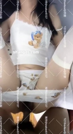 人气泡良大神，【狮子座】，新人，19岁学生妹，冷白皮，一开始还玩手机，很快被操的鬼哭狼嚎爽炸 截图6