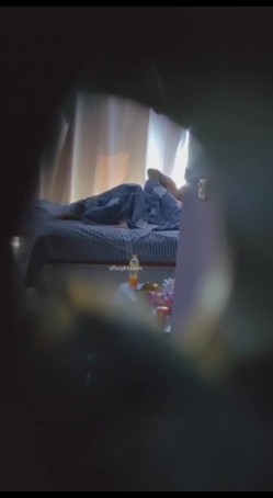 【极品稀缺猫眼偷拍】超刺激猫眼偷窥酒店情侣造人啪啪做爱 叫声淫荡 不一样的视觉体验 比酒店偷拍更刺激 情侣篇 截图15