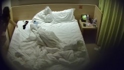 精品酒店偷拍貌似学霸的学生情侣眼镜妹子和男友入住三天两夜怒操多次极尽的释放 截图6