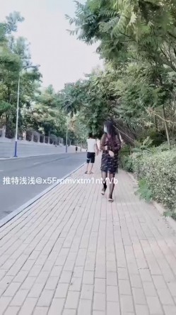 【新奇刺激女神露出】超极品反差女神『浅浅』露出界天花板 带狐狸尾巴极限户外公众场所露出 性感女神极限反差 截图12