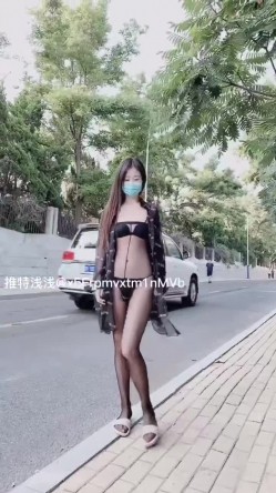 【新奇刺激女神露出】超极品反差女神『浅浅』露出界天花板 带狐狸尾巴极限户外公众场所露出 性感女神极限反差 截图15