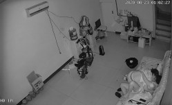 【破解摄像头】非常的主动少妇在沙发啪啪啪，男的也是个暖男搞完了还帮忙把逼擦干净 截图15