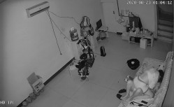 【破解摄像头】非常的主动少妇在沙发啪啪啪，男的也是个暖男搞完了还帮忙把逼擦干净 截图16