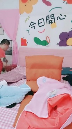 36岁的清风熬阿姨--魅惑浪妇：网络名妇，每场都有两百多人观看，双指扣穴，爽飞无比！ 截图13