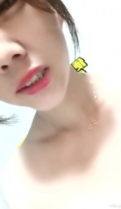 【小阿姨在工地7】性感少妇约炮友宾馆操逼，‘不想戴套，不戴套舒服，性饥渴’，‘别喝在里面呀，生孩子痛的很’！ 截图2