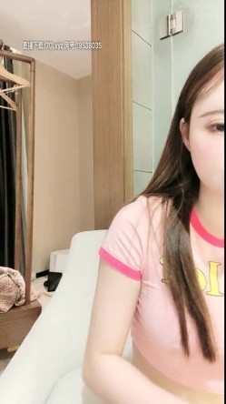 鹅蛋脸整过容的娃娃脸女神 坚挺的巨乳 典型的童颜巨乳 小穴粉得过分 加上筷子版的长美腿 简直就是人间般尤物 截图15