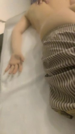 【黛西老师】，真实偷拍高端SPA按摩，28岁小姐姐身材棒，滑腻白皙肌肤抚摸个遍，香艳刺激 截图5