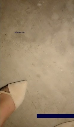 乳神主播偷情找我呀 街头搭讪好色大叔 直接在楼道脱光开始肏穴 紧张又刺激 截图2