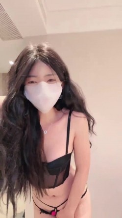 舞蹈系校花，终于露脸了，【小鹿大秀】，这么漂亮的脸蛋，居然还会喷，天生的床上尤物，值得一撸！ 截图8