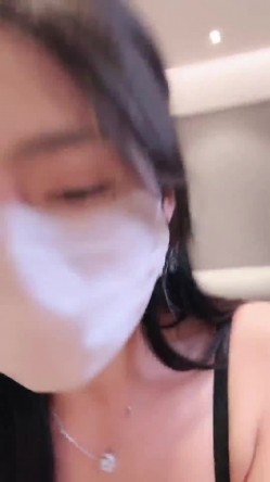 舞蹈系校花，终于露脸了，【小鹿大秀】，这么漂亮的脸蛋，居然还会喷，天生的床上尤物，值得一撸！ 截图14