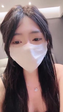 舞蹈系校花，终于露脸了，【小鹿大秀】，这么漂亮的脸蛋，居然还会喷，天生的床上尤物，值得一撸！ 截图16