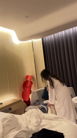 极品名媛外围女神『嫖妓达人』那些年出差操过的鸡 穿衣是高不可攀的女神，脱衣是淫荡下贱母狗 截图5