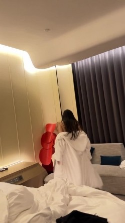 极品名媛外围女神『嫖妓达人』那些年出差操过的鸡 穿衣是高不可攀的女神，脱衣是淫荡下贱母狗 截图8