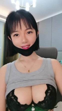 极品尤物气质短发眼镜学生妹自慰，细腰美乳身材超棒，奶子真的太漂亮了！ 截图5