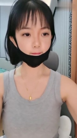极品尤物气质短发眼镜学生妹自慰，细腰美乳身材超棒，奶子真的太漂亮了！ 截图6