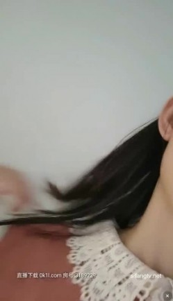 【浙江奶妈】颜值极品美少妇，大黑牛疯狂自慰大秀，震出了姨妈血！扩阴看得更仔细，母乳涨得要挤奶水，惊喜连连！ 截图12