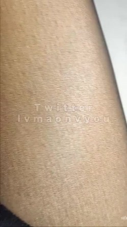 重磅炸弹！万人求档高门槛梦幻联动，顶级绿帽网红大咖联手【绿帽女友+你的大婊姐】私拍，当着男友的面给戴绿帽子 截图15