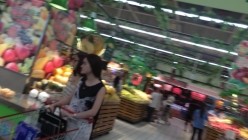 《大神魔手 极品CD》超市商场贴身TP各种高冷漂亮小姐姐神秘裙内不穿内裤露B性感T内想不到我们日常生活中有这么多隐藏的骚妹 截图3