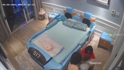《居家摄像头破解》偷窥E奶少妇的居家日常 ️这奶子可真不是盖的 截图13