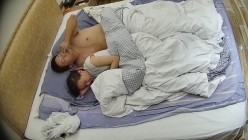 酒店偷拍连续入住几天的大学情侣身材不错的马尾女和男友三天的性爱生活 截图1