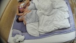 酒店偷拍连续入住几天的大学情侣身材不错的马尾女和男友三天的性爱生活 截图9