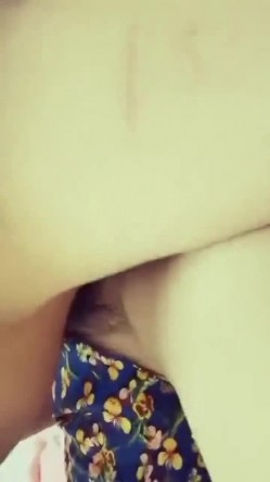 眼镜旗袍阿姨 在家被无套输出 多毛鲍鱼水超多 听着特诱人 截图12