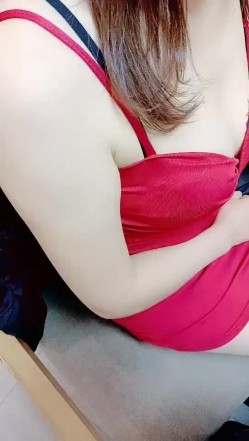 勾引舅妈 舅妈输牌又输人，在麻将桌旁强上舅妈，麻将桌上插入舅妈肥穴，一顿狂艹，艹得她哇哇大叫 截图8