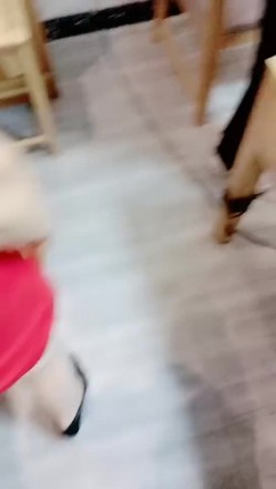 勾引舅妈 舅妈输牌又输人，在麻将桌旁强上舅妈，麻将桌上插入舅妈肥穴，一顿狂艹，艹得她哇哇大叫 截图9