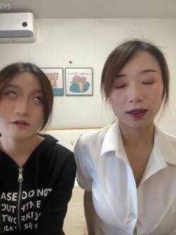 ️清纯主播【202509yoyo】表姐带着表妹下海直播、在线教口活、练习做爱姿势 截图7