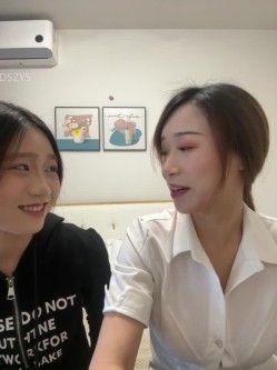 ️清纯主播【202509yoyo】表姐带着表妹下海直播、在线教口活、练习做爱姿势 截图13