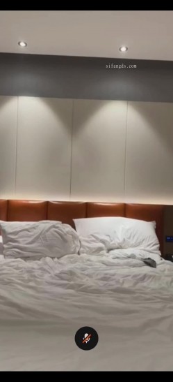 【抖音福利】性爱女王【叶娇娇】会议室性爱XO闺蜜双飞 自慰 丝袜高跟诱惑 户外口交 车震 截图9