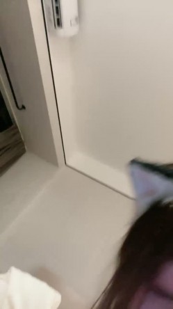 外表甜美颜值少女！大尺度自慰秀！撩起衣服露美乳，掰穴双指扣弄，跳蛋震动塞入骚穴 截图16
