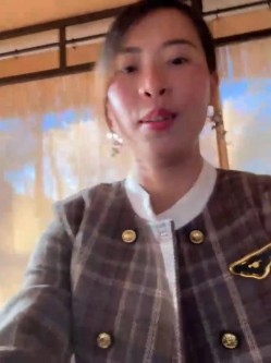 户外露出，安徽人妻劲爆力作，【Jing_qing21】，旁边人来人往，黑丝跳蛋玩喷水，超刺激超紧张 截图8
