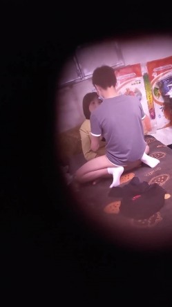 神秘侠客 窥探 ·城中村爱情· ：口罩红内裤哥，开始即结束，一分钟不到，丢人了！ 截图2