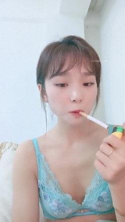 核弹！校花被干了~20小时~【杨洋小妹妹】无套啪啪~吞精~ 截图11