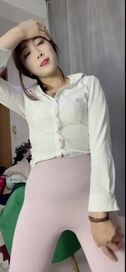快手颜值御姐【阿燕(貂蝉姐姐)】激情裸舞，大尺度自慰，大胆掰逼 截图15