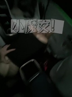 天花板级性感女神【小魔女 】群P淫乱盛宴，带闺蜜一起被操，前后小嘴嘴都被大鸡巴塞满！高挑的身材超高颜值尤物 截图12